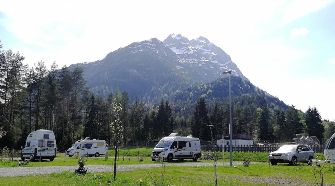 Camping Lechtal Vorderhornbach ภายนอก รูปภาพ