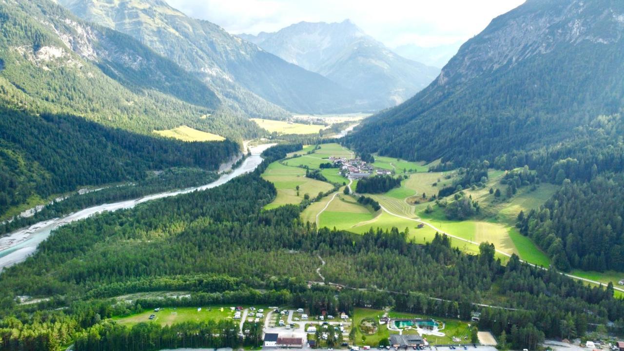 Camping Lechtal Vorderhornbach ภายนอก รูปภาพ